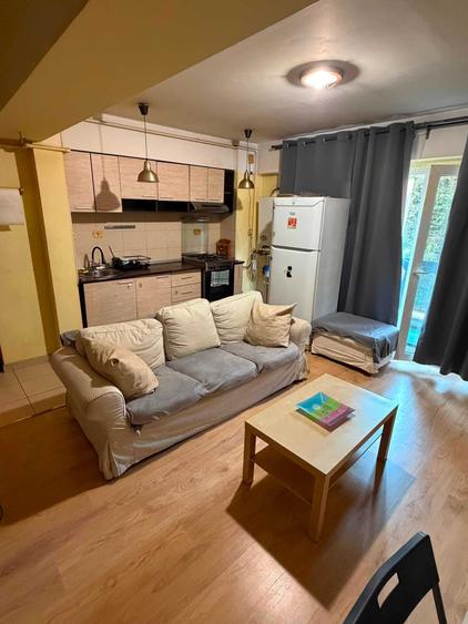 Apartament cu 3 camere decomandat, mobilat în Mogoșoaia
