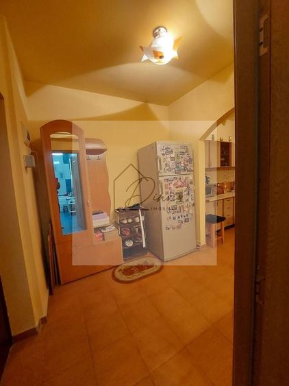 Apartament cu 2 camere semidecomandat, mobilat în Nord-Est