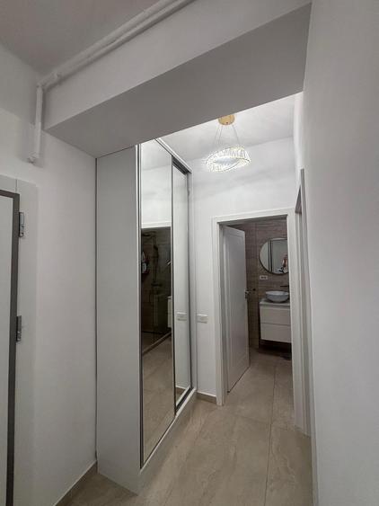 Apartament cu 2 camere semidecomandat, mobilat în Baicului