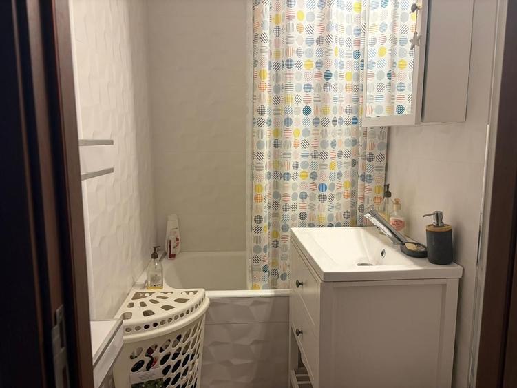 Apartament cu 2 camere decomandat, mobilat în Brâncoveanu