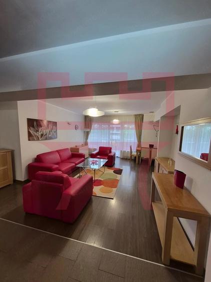 Apartament cu 3 camere semidecomandat în Plopilor