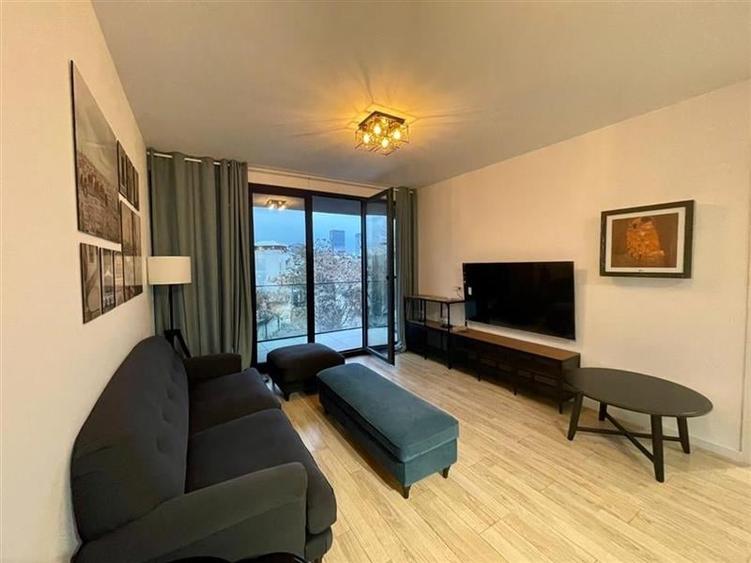 Apartament cu 3 camere semidecomandat, mobilat în Herăstrău