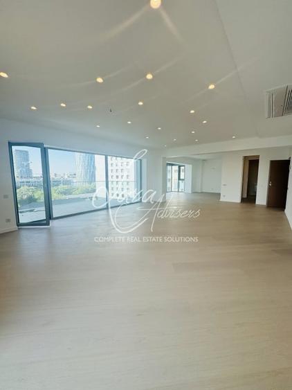 Apartament cu 4 camere semidecomandat în Barbu Văcărescu
