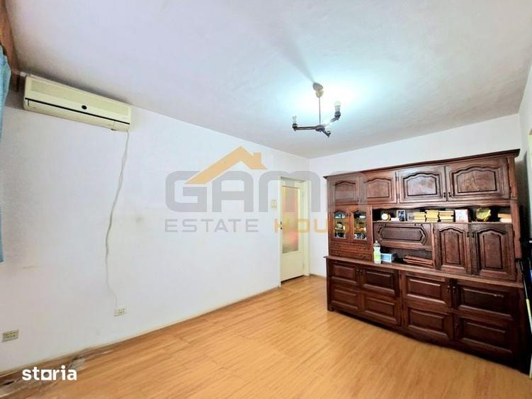 Apartament cu 3 camere semidecomandat în Aurel Vlaicu