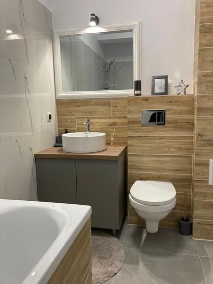 Apartament cu 3 camere decomandat în Florești