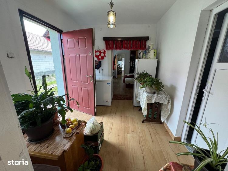 Casă cu 2 camere cu Teren 868 Mp în Arpașu de Sus