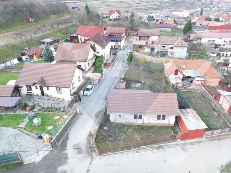 Casă cu 3 camere cu Teren 545 Mp în Central