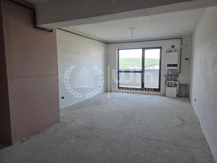 Apartament cu 4 camere semidecomandat în Zorilor