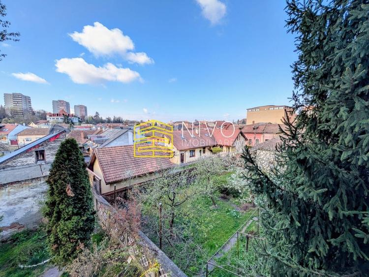 Apartament cu 3 camere semidecomandat în Budai