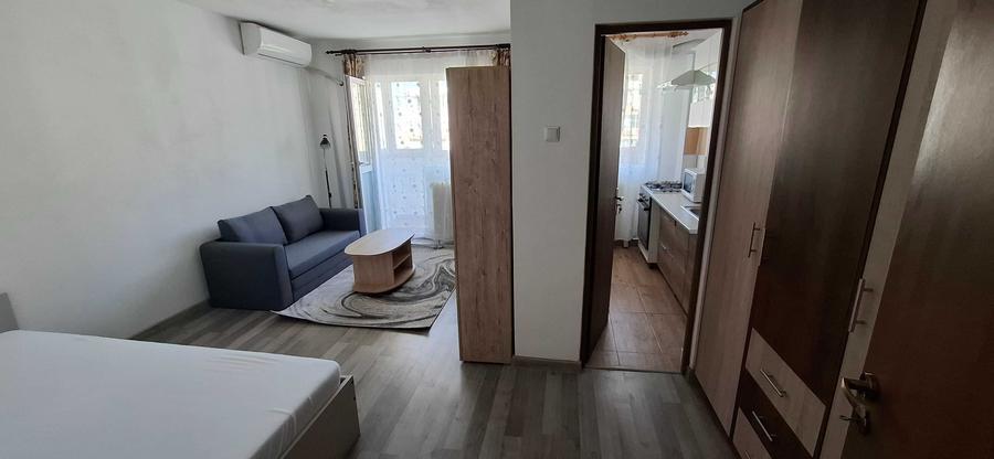 Garsonieră decomandată în Rahova