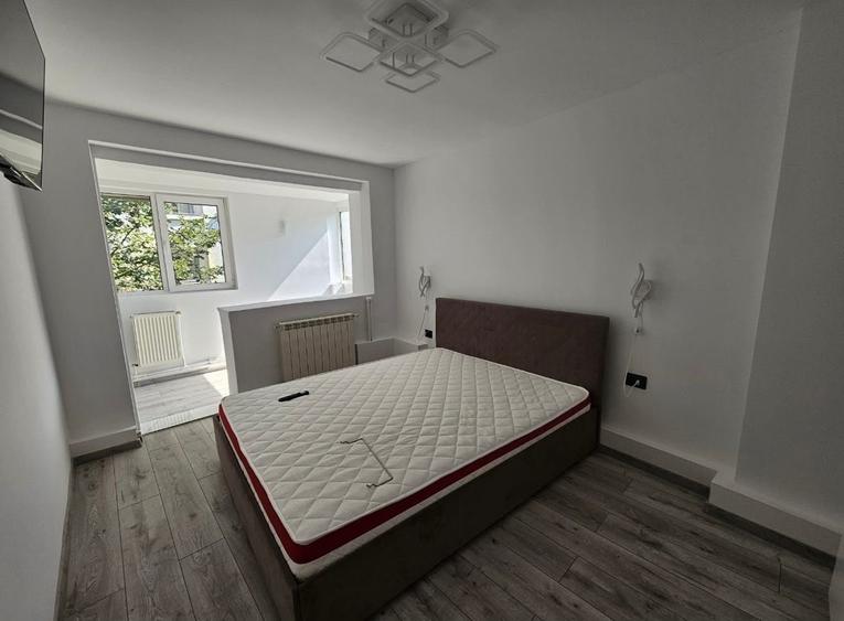 Apartament cu 3 camere decomandat în 1 Mai