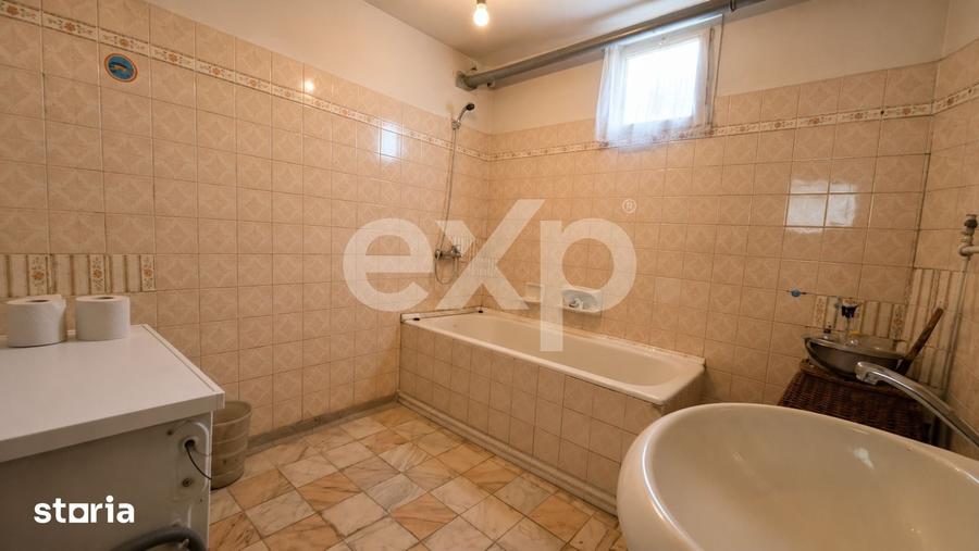 Casă cu 5 camere cu Teren 660 Mp în Clăbucet
