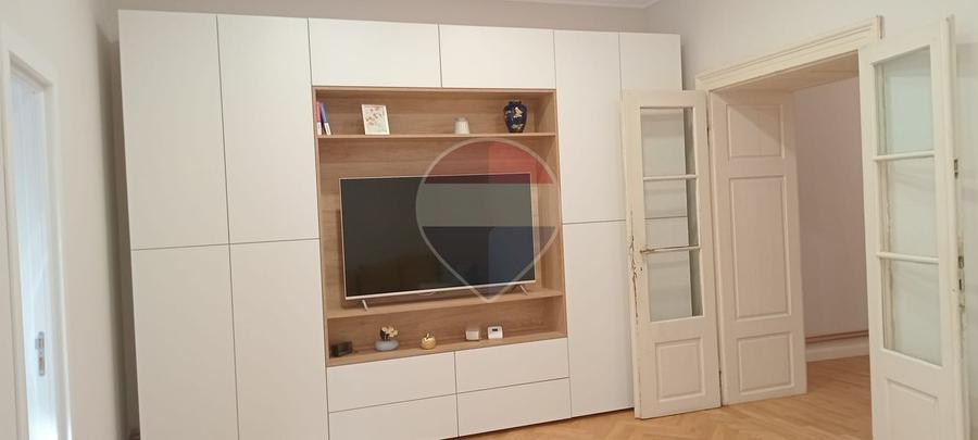 Apartament cu 3 camere decomandat, mobilat în Ultracentral
