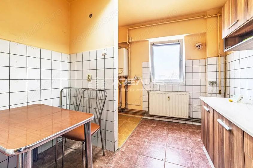 Apartament cu 3 camere decomandat în Băncilor