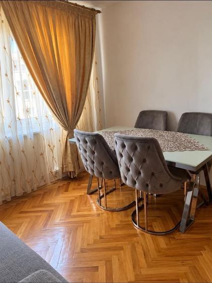 Apartament cu 3 camere semidecomandat, mobilat în Girocului
