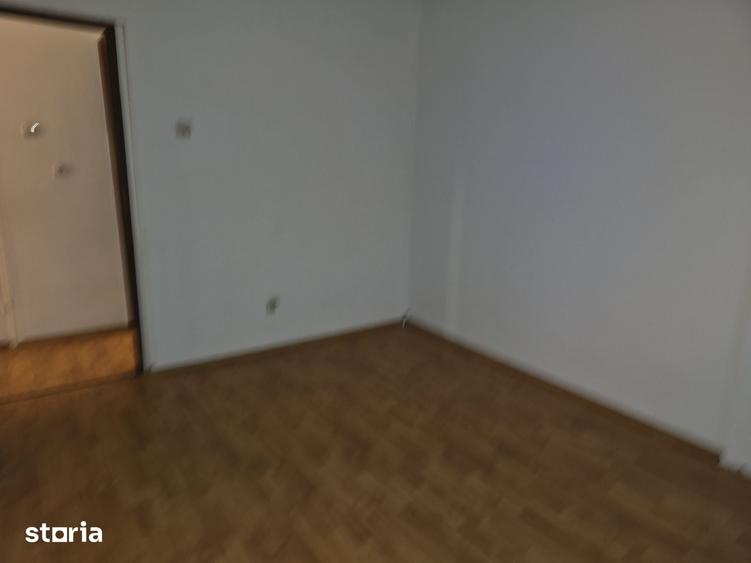 3 camere zona P-?a centrala priveli?te spre padure si raul Bistri?a! - 12