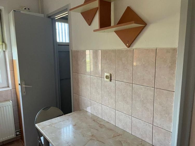 Apartament zona Vlaicu spatios 2 camere decomandate, centra proprie - 1