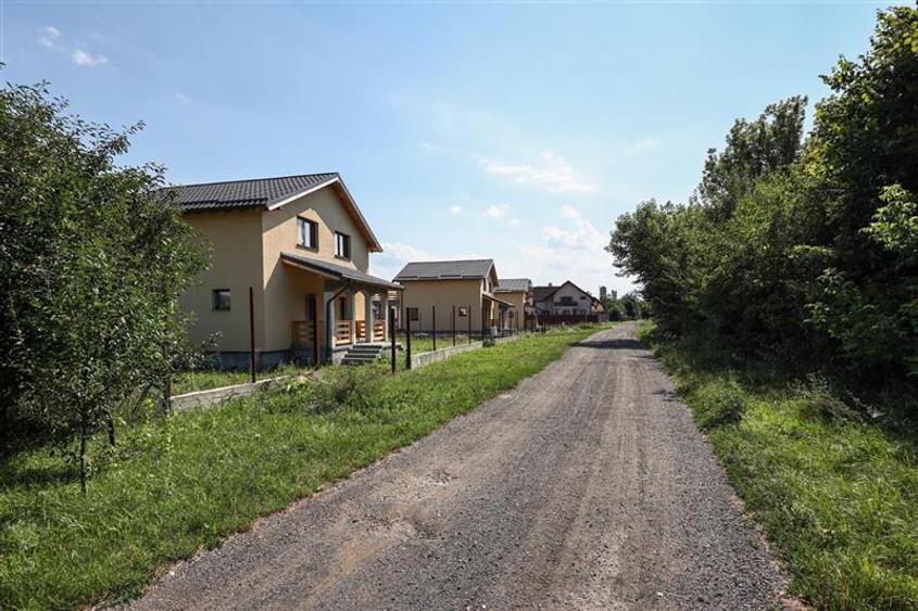 Casă individuală cu 4 camere cu Teren 680 Mp în Hălchiu