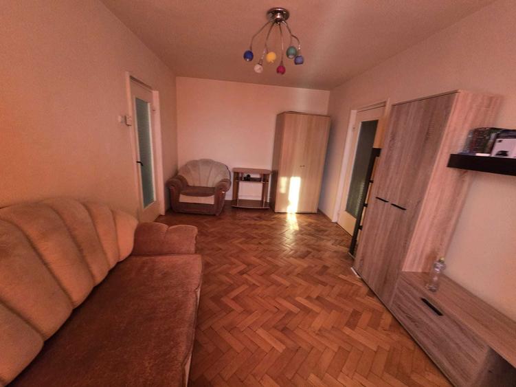Apartament cu 2 camere decomandat în Exterior Vest