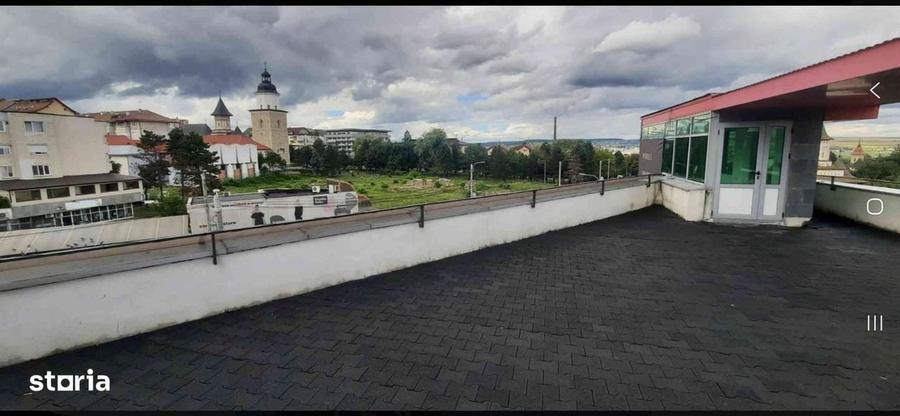 Spațiu comercial, de 500 mp, în Ultracentral