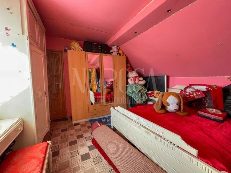 Casă individuală cu 7 camere cu Canalizare în Florești