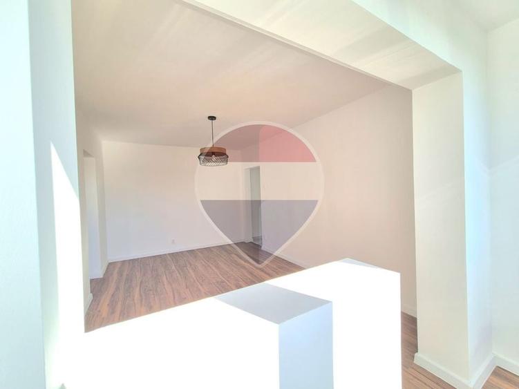 Apartament cu 2 camere semidecomandat în Aurel Vlaicu