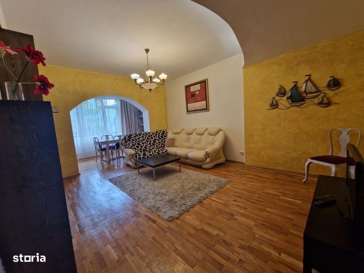 Apartament cu 3 camere, mobilat în Romană