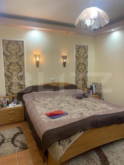 Casă individuală cu 6 camere cu Teren 2800 Mp în Gădălin