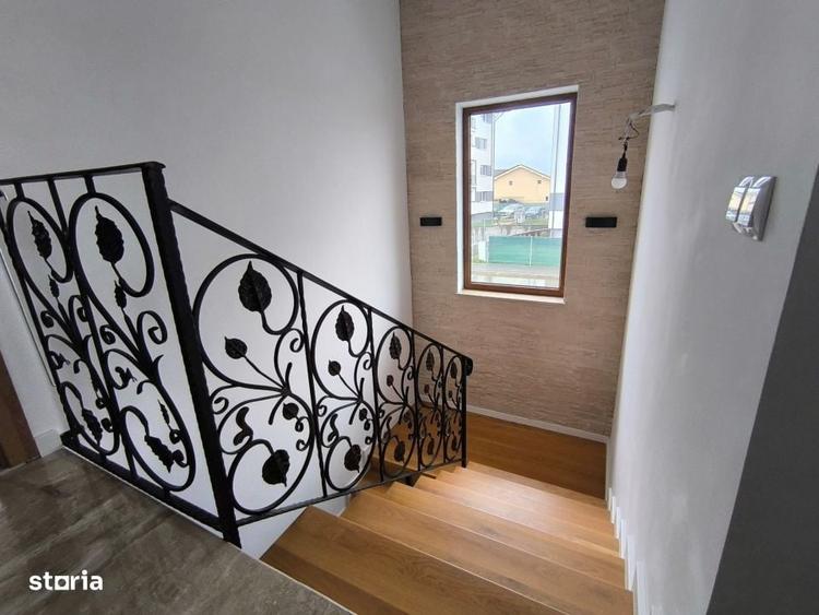 Casă cu 4 camere în Sânnicoară