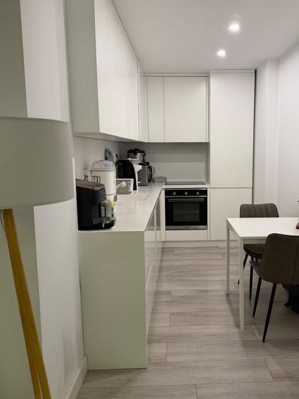Apartament cu 3 camere semidecomandat, mobilat în Herăstrău