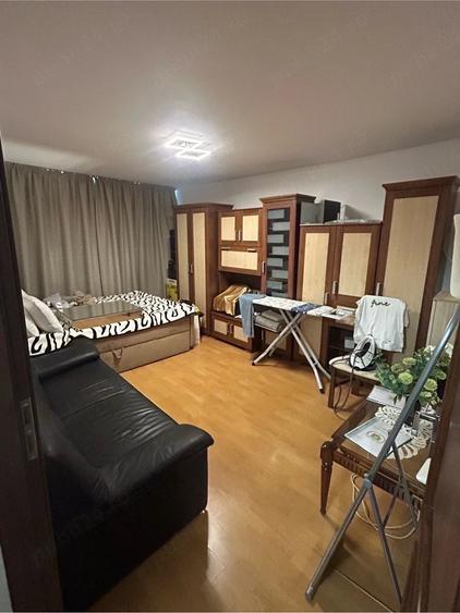 Apartament cu 3 camere decomandat în Șagului