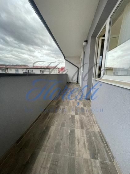 Apartament cu 3 camere semidecomandat, mobilat în Florești