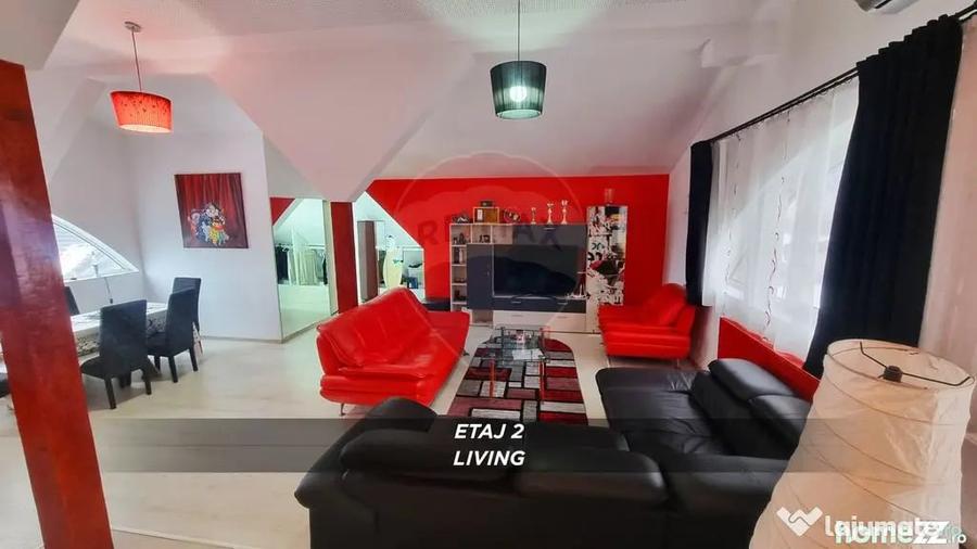 Casă cu 10 camere cu Teren 750 Mp în Central