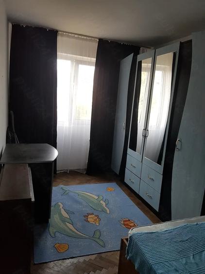 Apartament cu 2 camere semidecomandat în Brotăcei