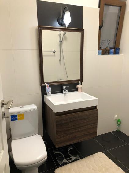 Apartament cu 3 camere semidecomandat, mobilat în Băneasa