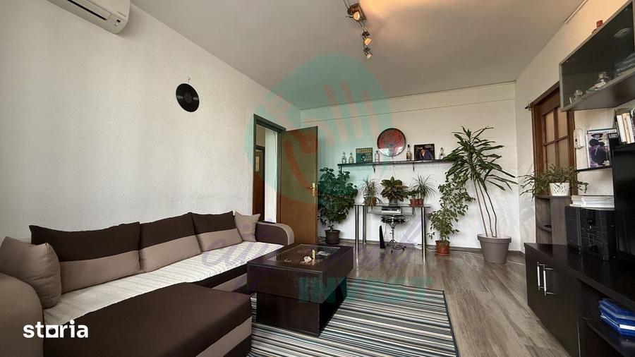 Apartament cu 3 camere semidecomandat, mobilat în Pantelimon