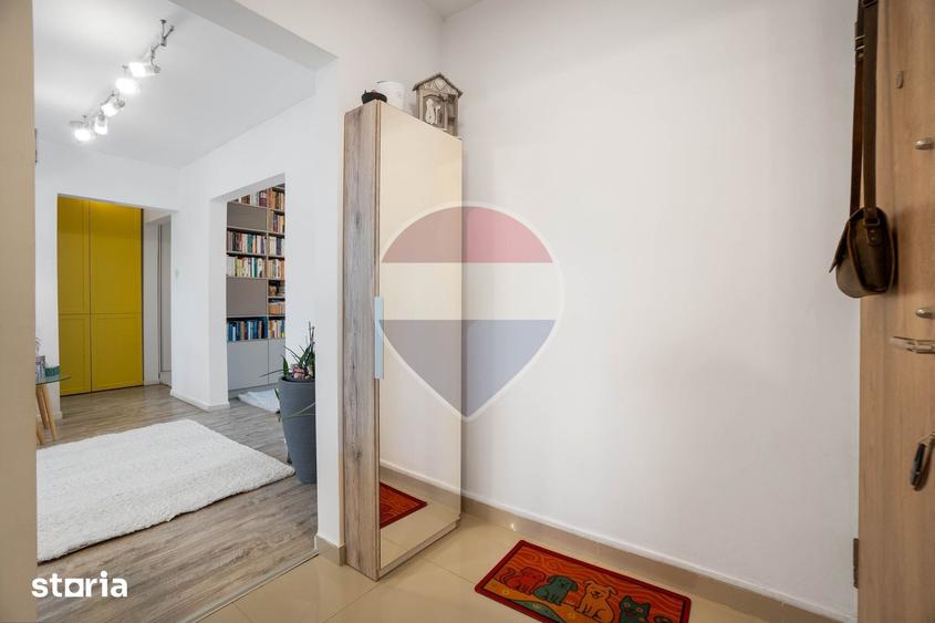 Apartament cu 3 camere semidecomandat în Noua