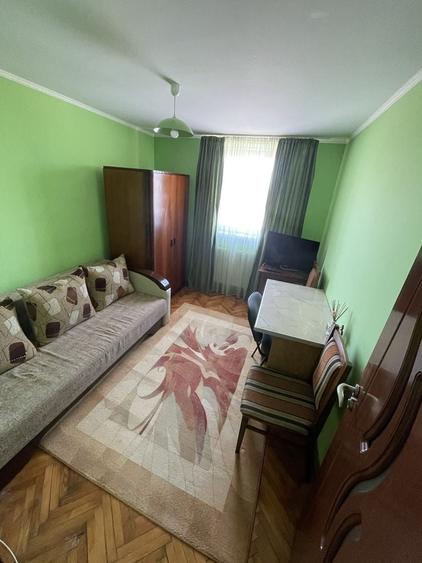 Apartament cu 3 camere semidecomandat în Kogălniceanu