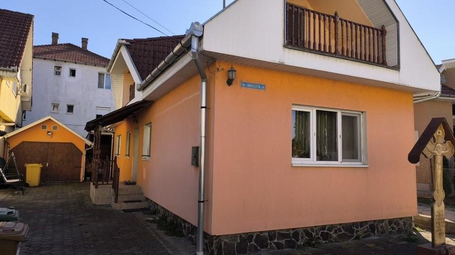 Casă cu 2 camere în Central