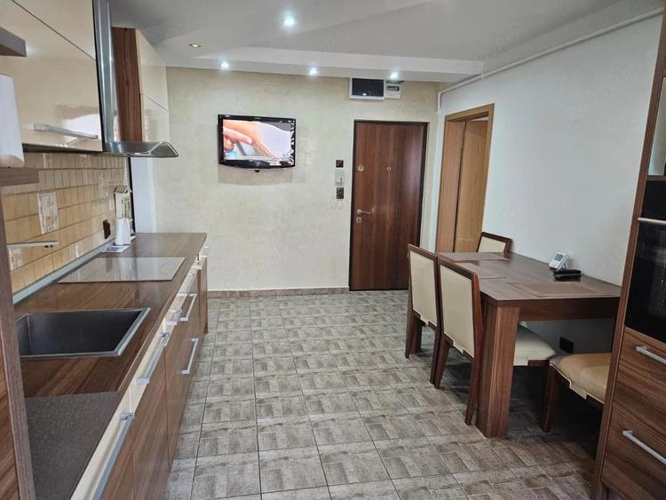 Apartament 3 camere Vasile Aaron - 1