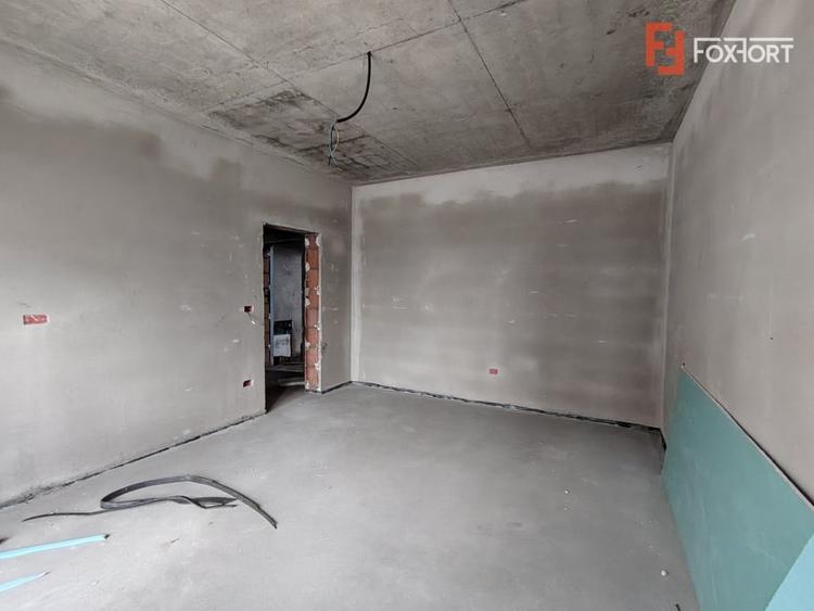 Apartament cu 3 camere decomandat în Giroc