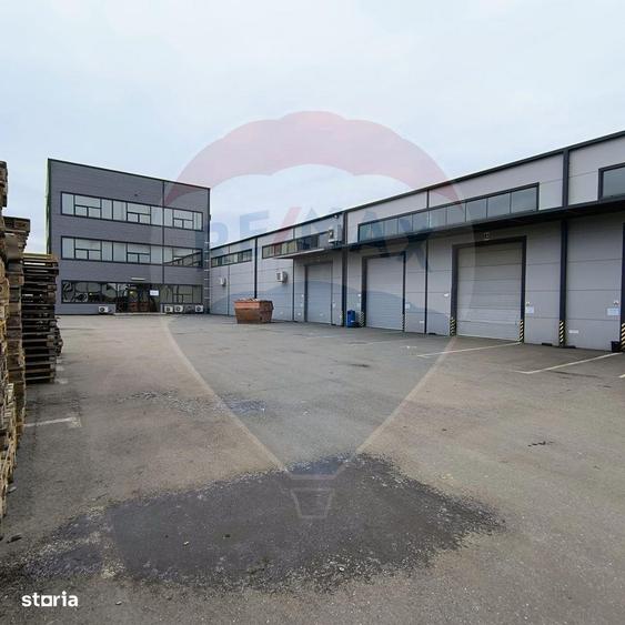 Spațiu comercial, de 2,000 mp, în Central