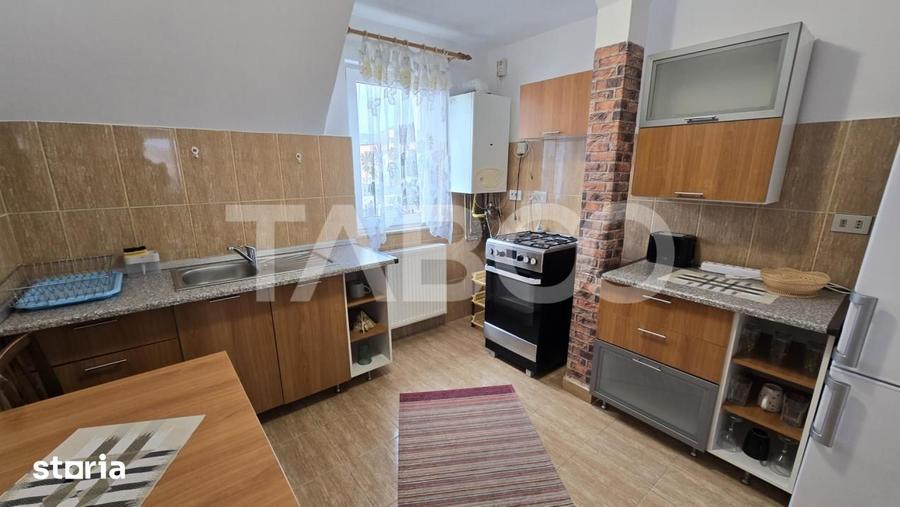Apartament cu 3 camere semidecomandat, mobilat în Terezian