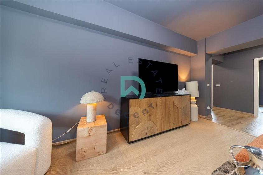 Apartament cu 4 camere decomandat în Răcădău