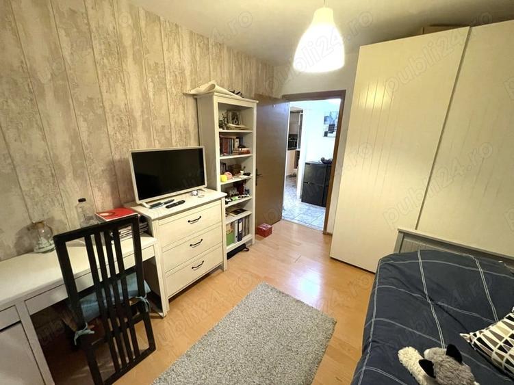 Apartament cu 4 camere decomandat în 9 Mai
