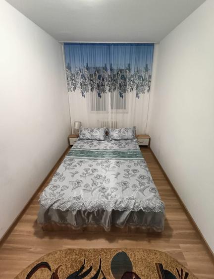 Apartament cu 3 camere semidecomandat în Florești