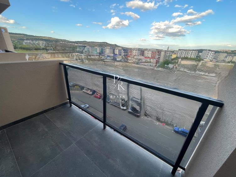 Apartament cu 2 camere semidecomandat, mobilat în Florești