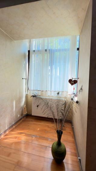 Apartament cu 3 camere decomandat, mobilat în Central