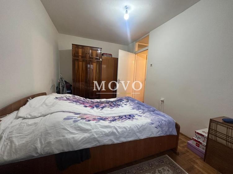 Apartament cu 3 camere decomandat, mobilat în Girocului