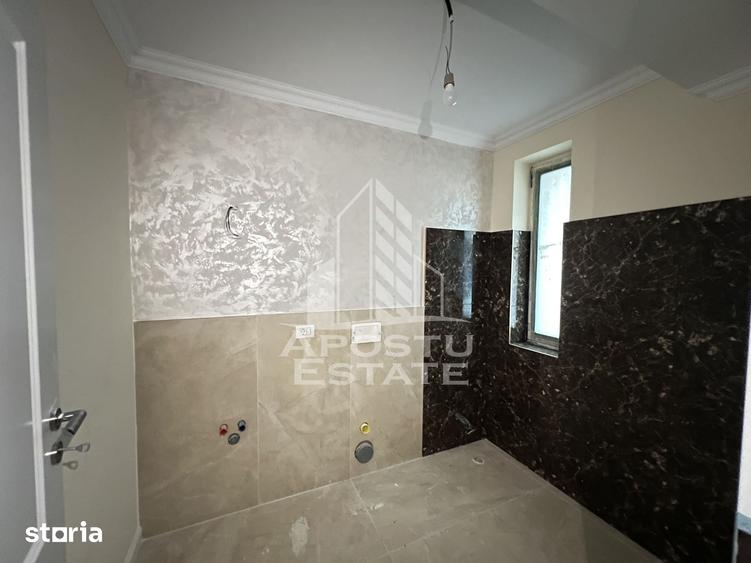 Casă cu 5 camere cu Teren 260 Mp în Giarmata